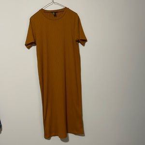 MEDIUM FOREVER 21 BURNT ORANGE FITTED TEE MIDI DRESS